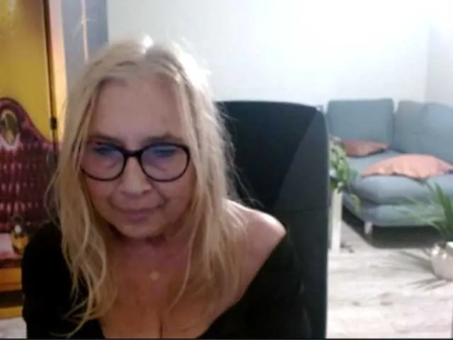 BlondeSofia Image 10