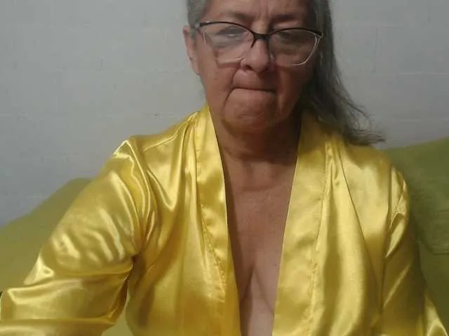 candy-mature Image 3