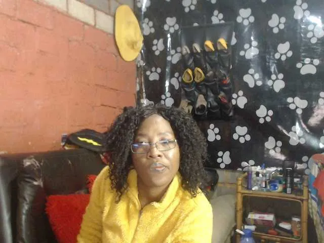 Curvypear Image 9