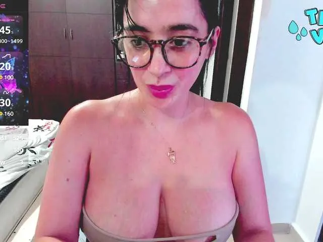 HUGETITS90XX Image 3