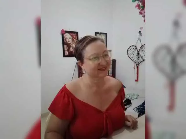 LADYQUEEN520's Thumb Image