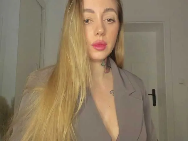 SEXYcoralie's Thumb Image