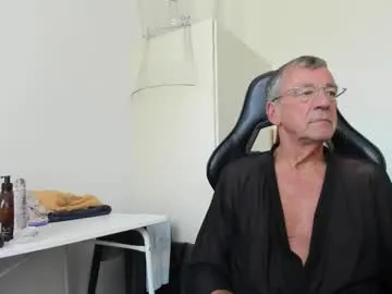 200gentleman Image 19