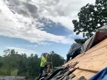 21yearsy0ung9icheshung Image 12