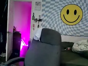 21yearsy0ung9icheshung Image 6