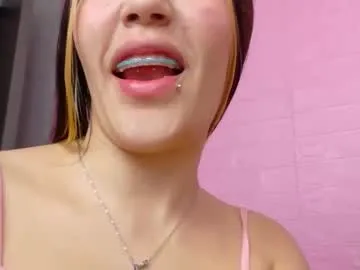 2cgirls18 Image 4