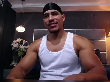 adam_fit19cm Image 2