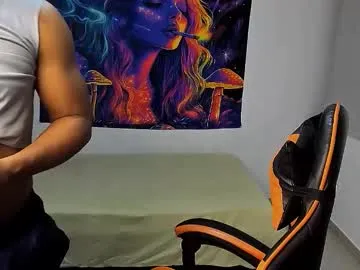 alexj_black Image 11