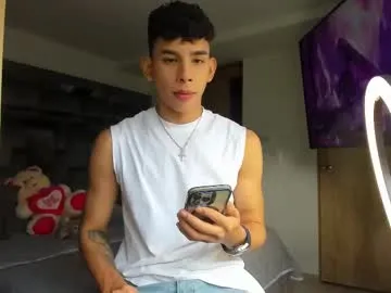 andrew_twink18 Image 2