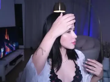 anniehillofficial_ Image 16