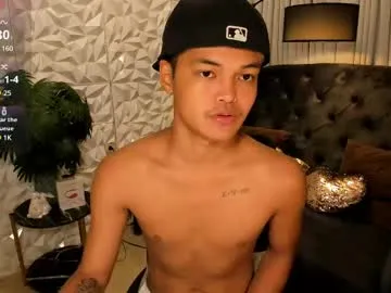 asianhugescott Image 10