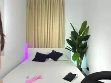 avani__gregg Image 4