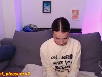 bellla_haddid's Thumb Image