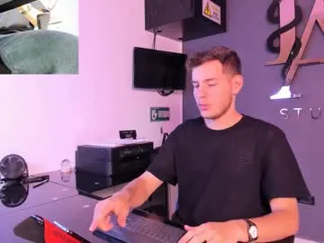 danny_and_lara Image 3