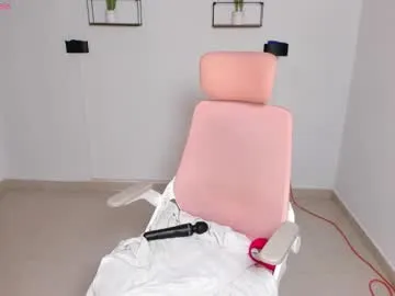 emily_villamil_ Image 7