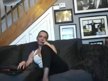 englishcouple81 Profile Image