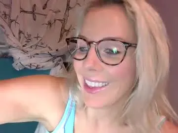 holly_bourbon Image 3