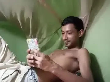 interne8famous Image 13