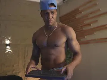 logan_varela Image 15