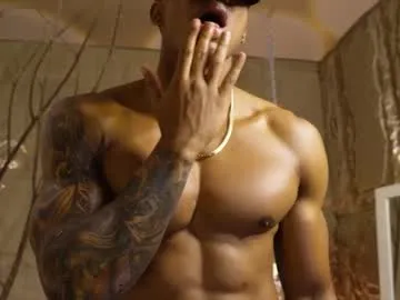 logan_varela Image 17