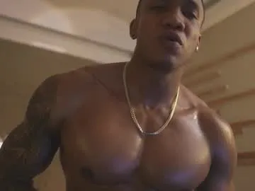 logan_varela Image 18