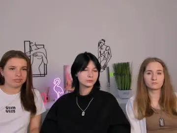 lola_swon Profile Image