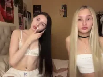 lustytwins Image 12
