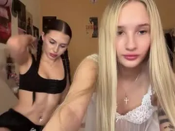 lustytwins Image 13