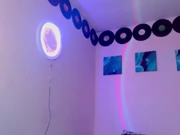 meghan_devil_ Image 13