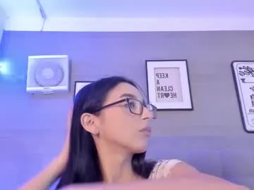 mia_fowler7 Image 14