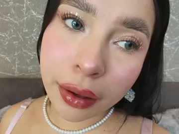 mia_roux13 Image 1