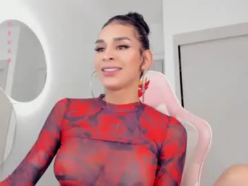 mia_yourmommy Image 1