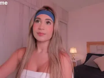 missjuliaa_ Image 12