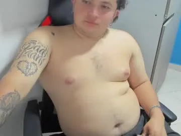 onewhiteboichub Image 14