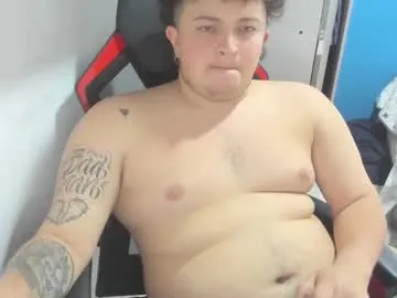 onewhiteboichub Image 3