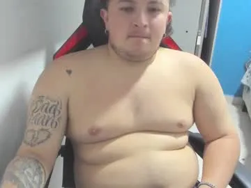 onewhiteboichub Image 4