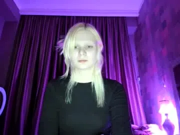 samanthamiasnik1 Image 11