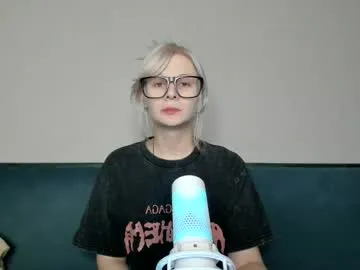 samanthamiasnik1 Image 14