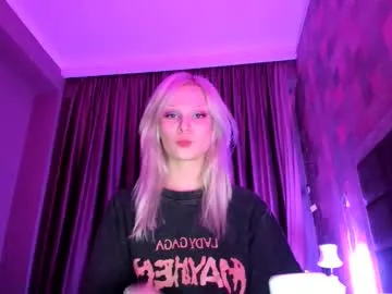 samanthamiasnik1 Image 15