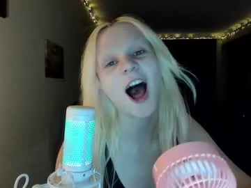 samanthamiasnik1 Image 9