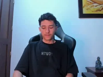 santi_twink19 Image 13