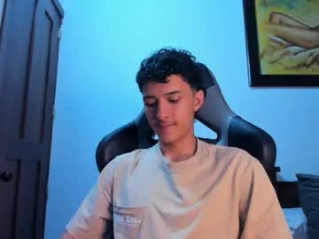 santi_twink19 Image 18