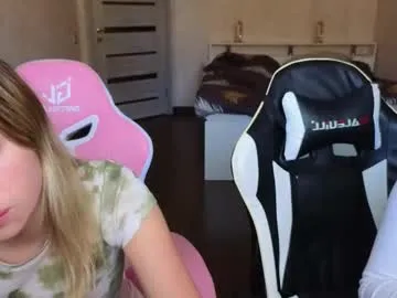 stefany_and_bettany Image 2