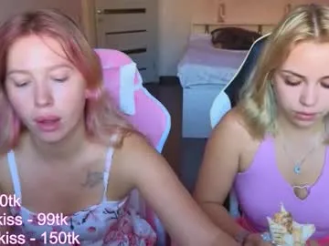 stefany_and_bettany Image 8