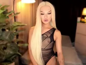 urladyprincessmassivecock Image 16