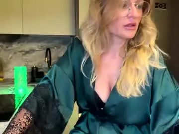 yes_mommy_zlata Image 9