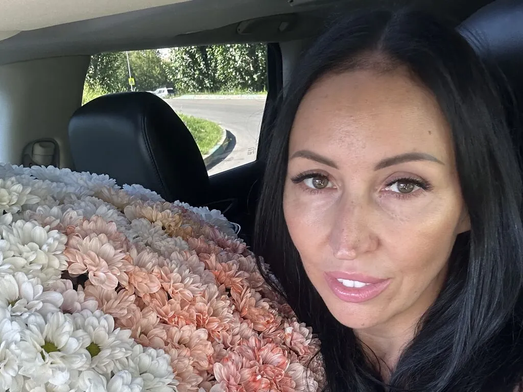 LipaWild's Thumb Image