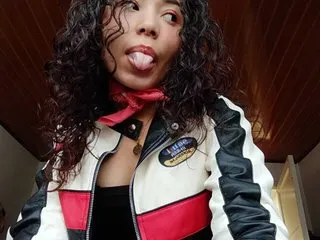 IvonnyCooper Image 2